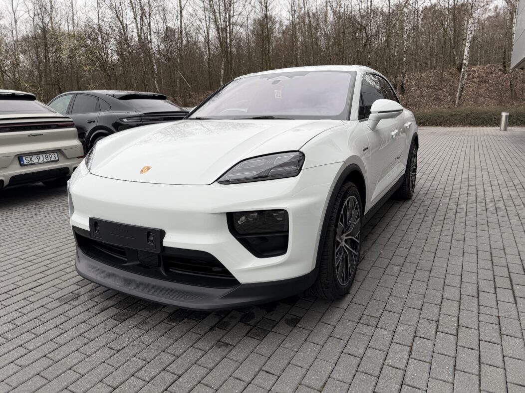 Porsche Macan 4S 100kWh .