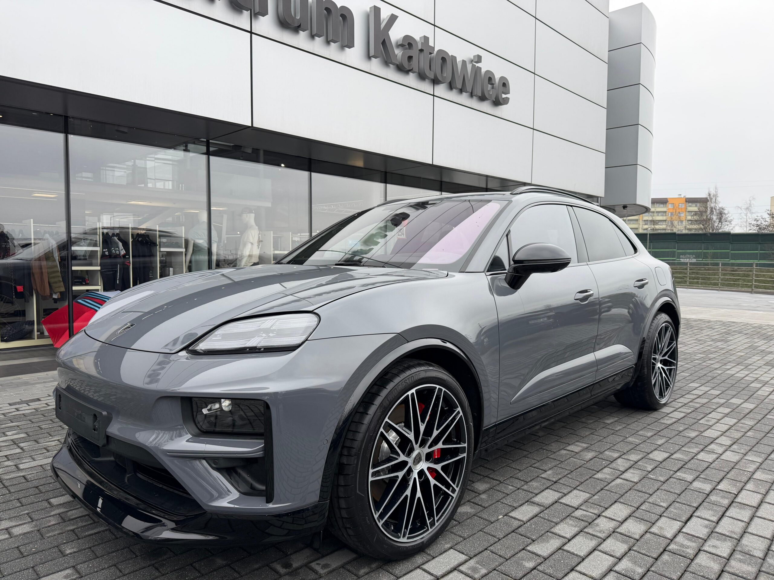 Porsche Macan Turbo 100kWh
