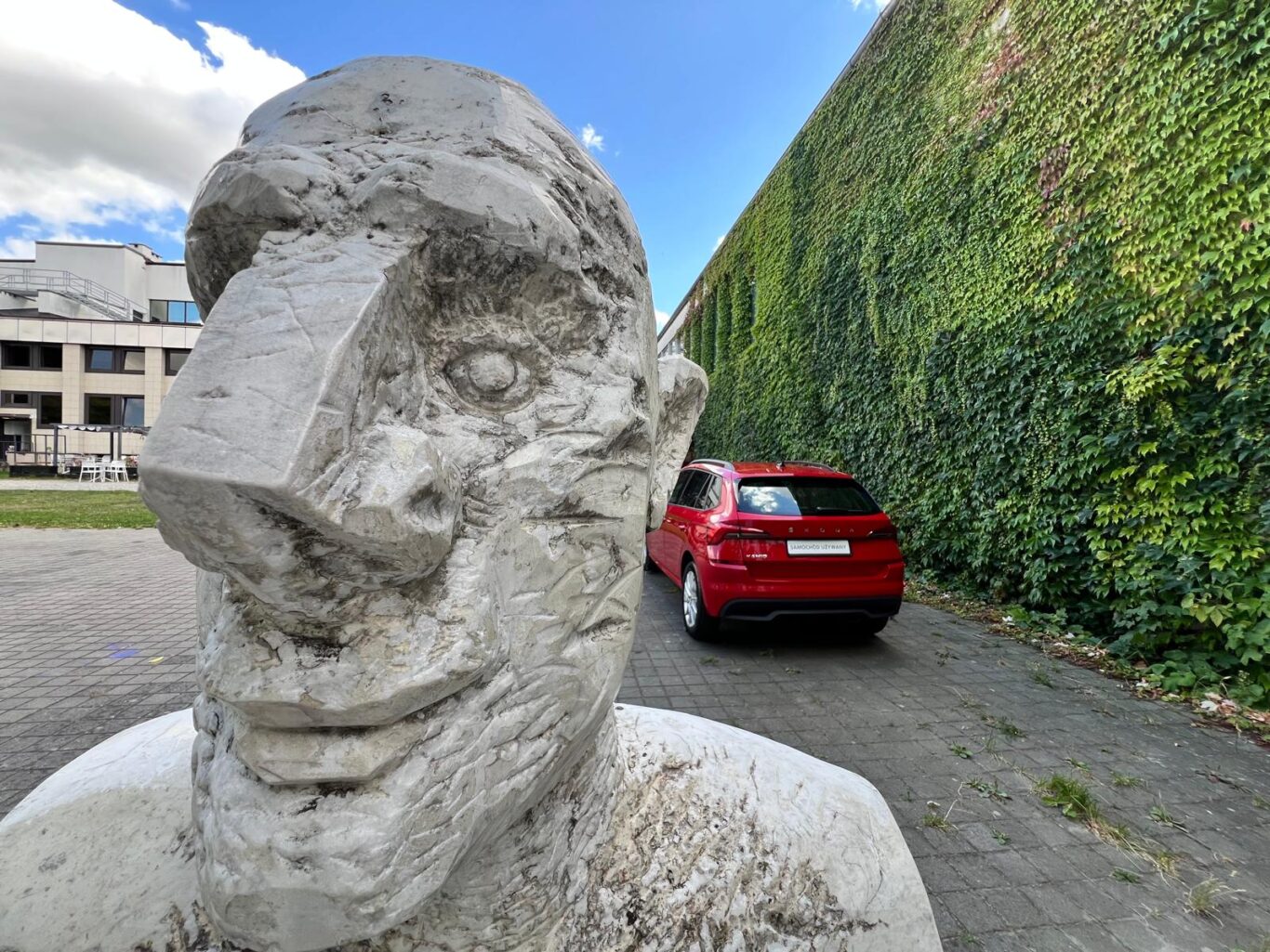 skoda kamiq na placu teatralnym