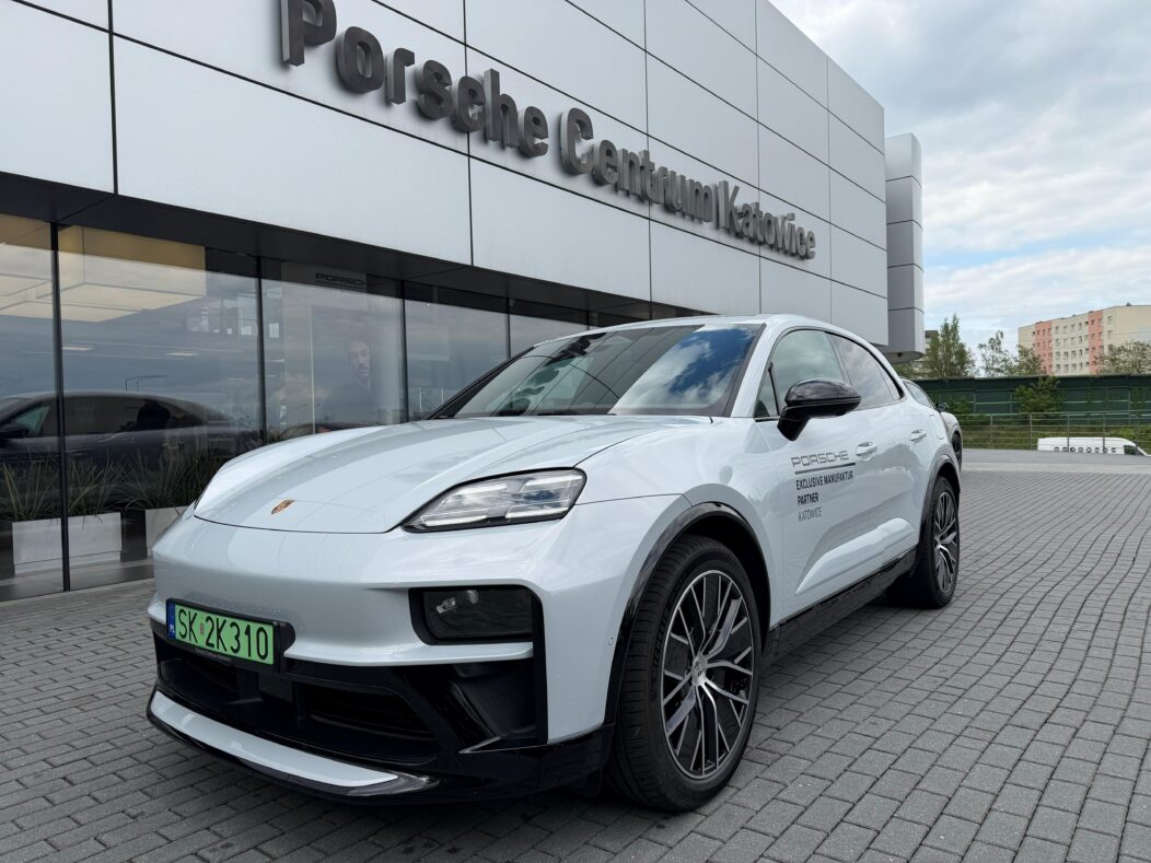 Porsche Macan 4 100kWh samochód demonstracyjny