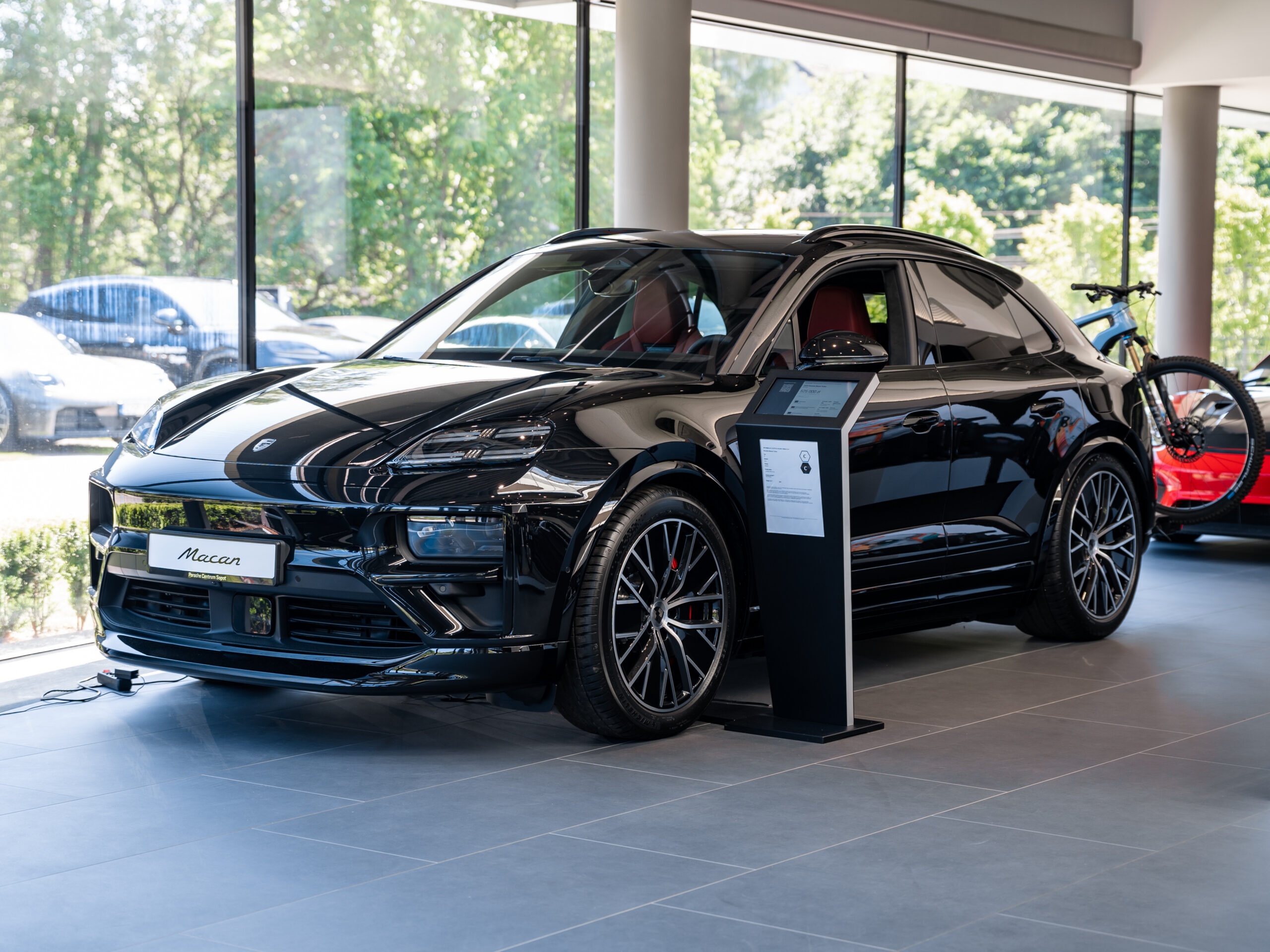 Porsche Macan Turbo 100kWh