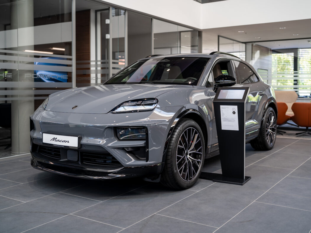 Porsche Macan Turbo 100kWh Slate Grey Neo