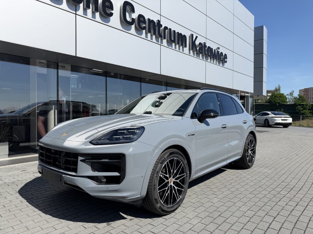 Porsche Cayenne E-Hybrid Black Edition