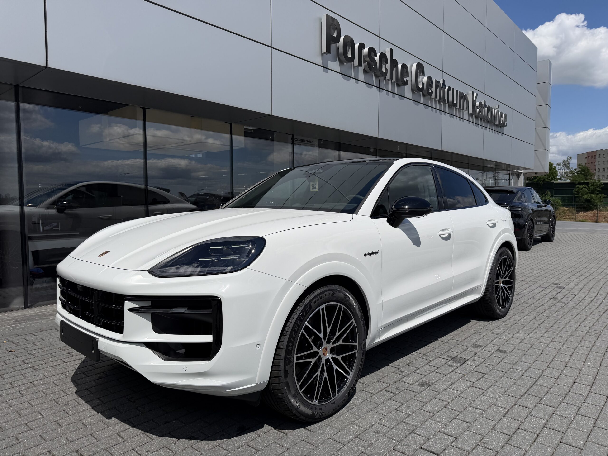 Porsche Cayenne E-Hybrid PHEV Black Edition