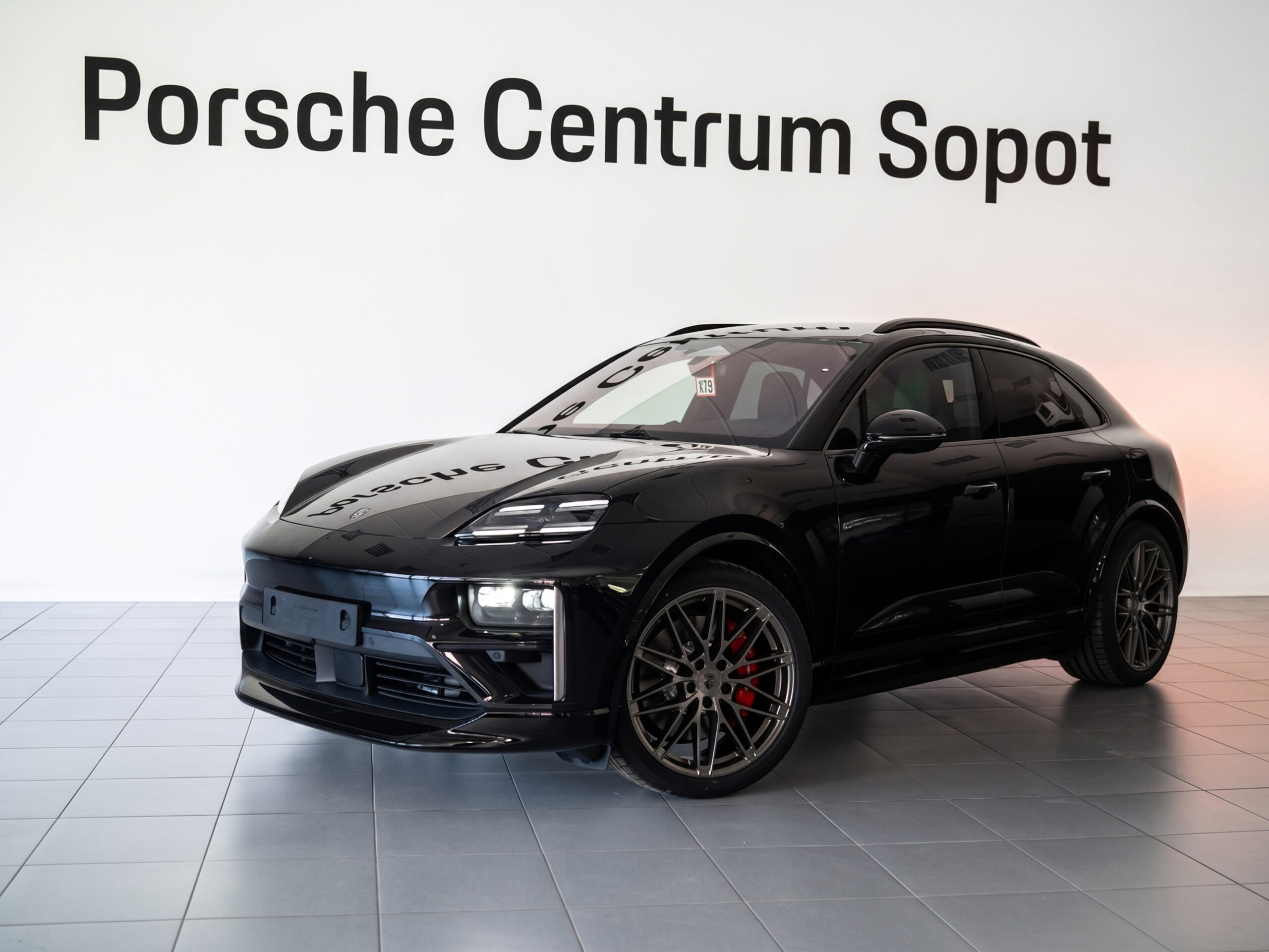 Porsche Macan Turbo 100kWh