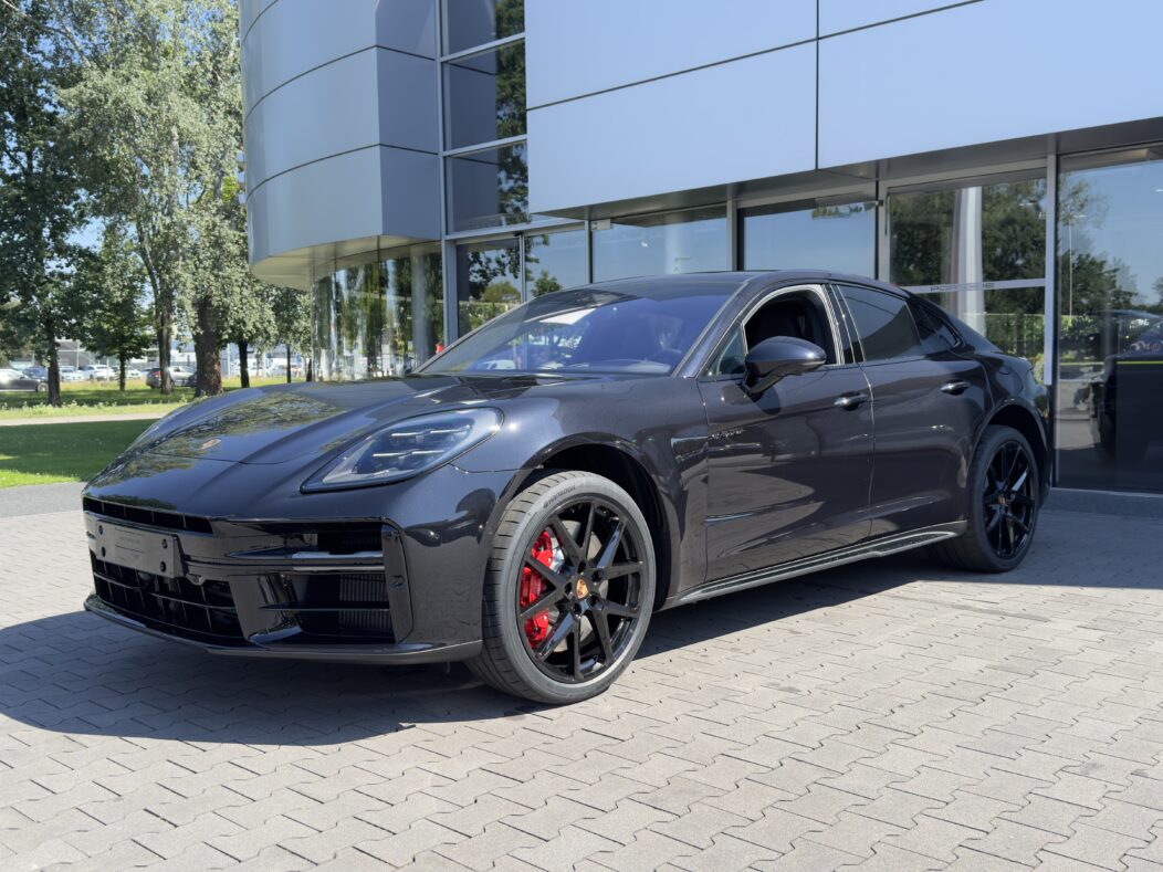 Porsche Panamera 4S E-Hybrid Jet Black Metallic