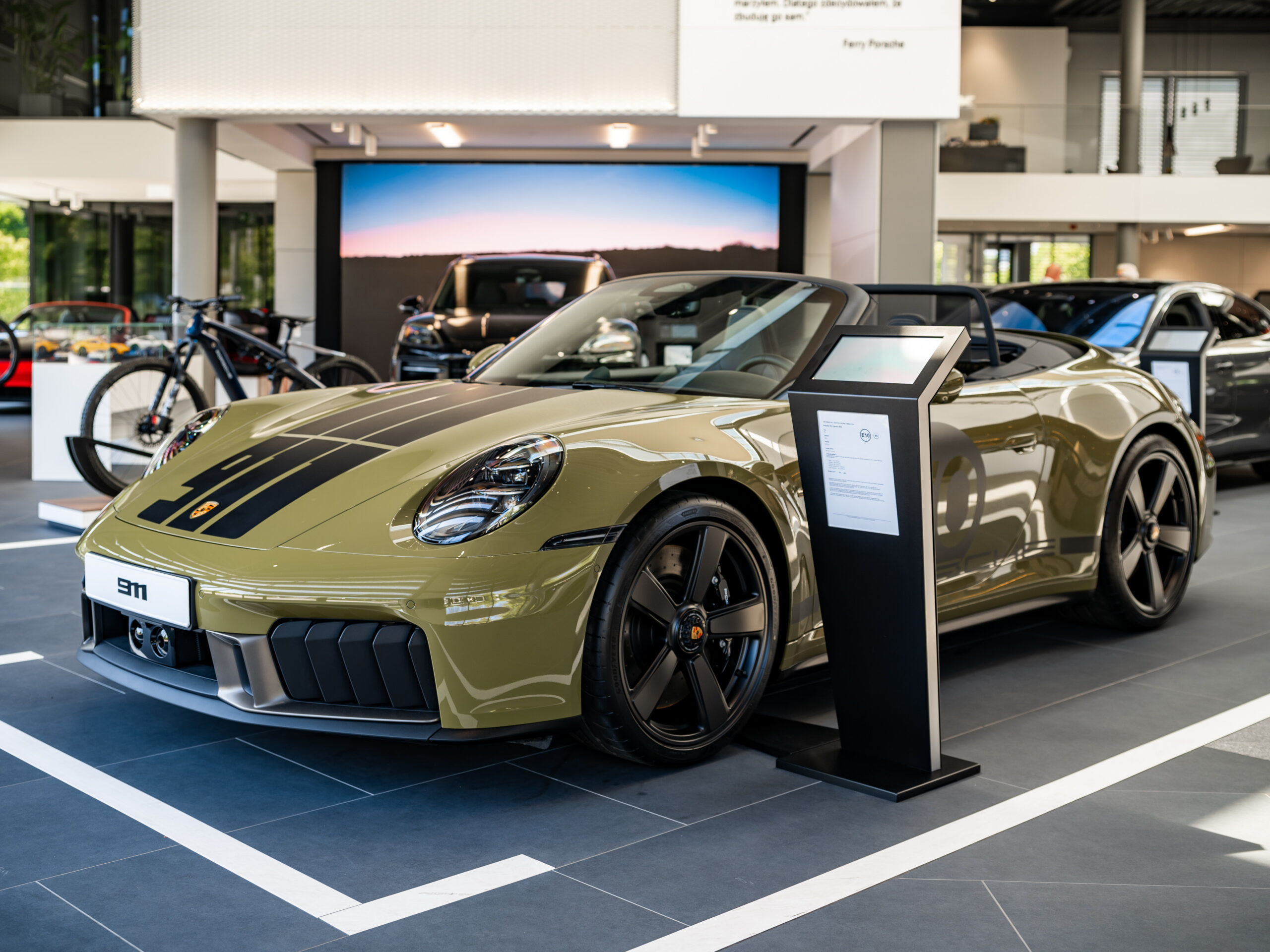 Porsche 911 Carrera T-Hybrid Spirit 70