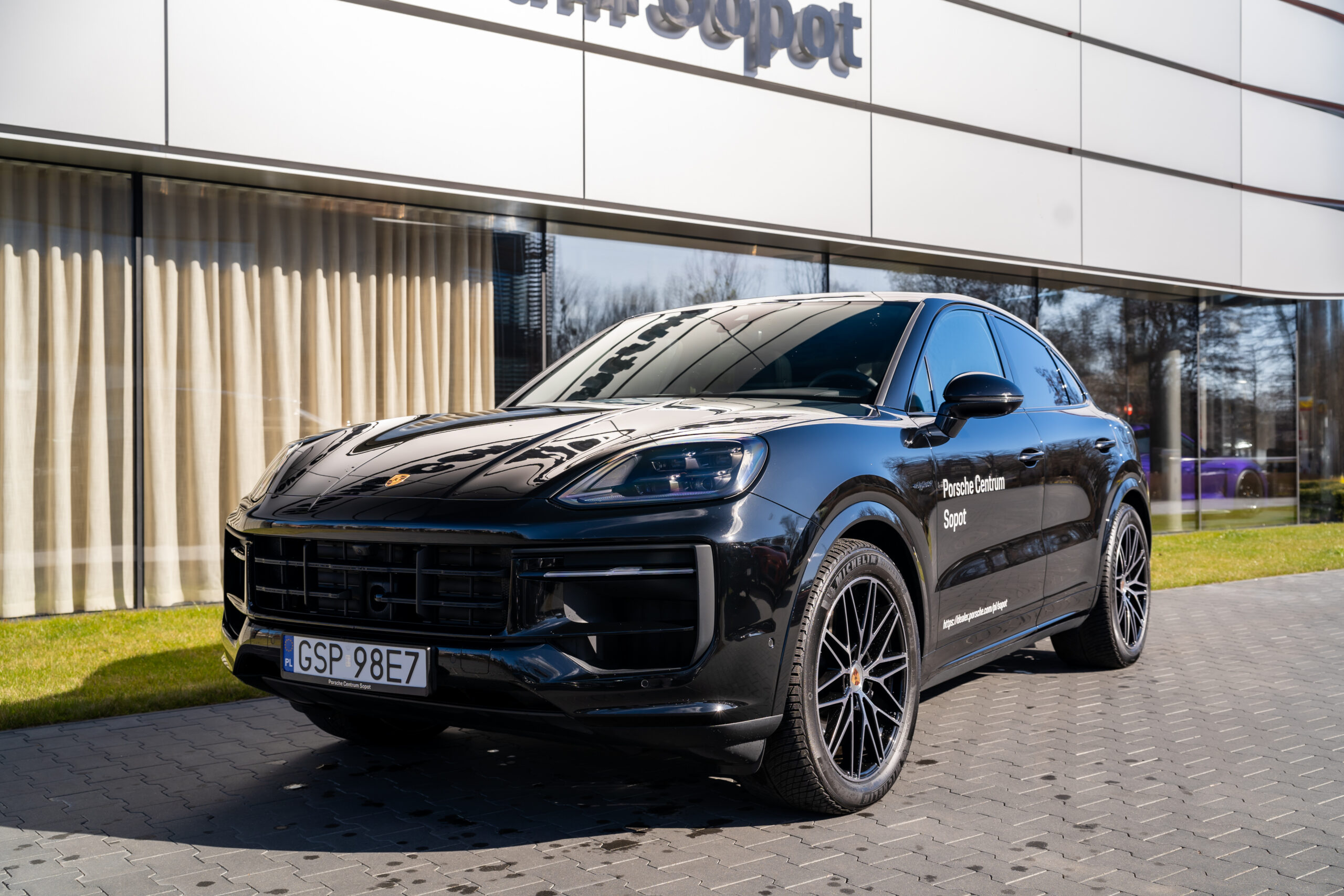 Porsche Cayenne E-Hybrid PHEV Black Edition
