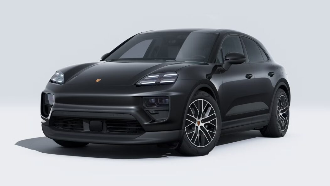 Porsche Macan 100kWh Jet Black Metallic