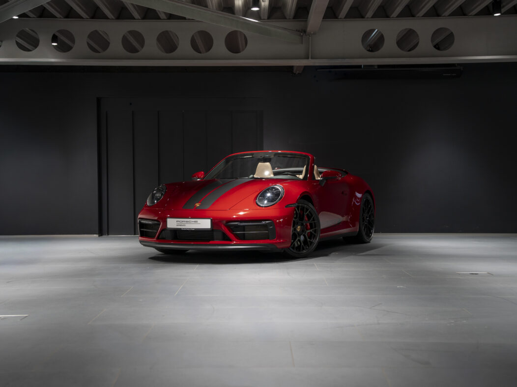 Porsche 911 Carrera 4 GTS 992.1 Cabriolet Carmine Red
